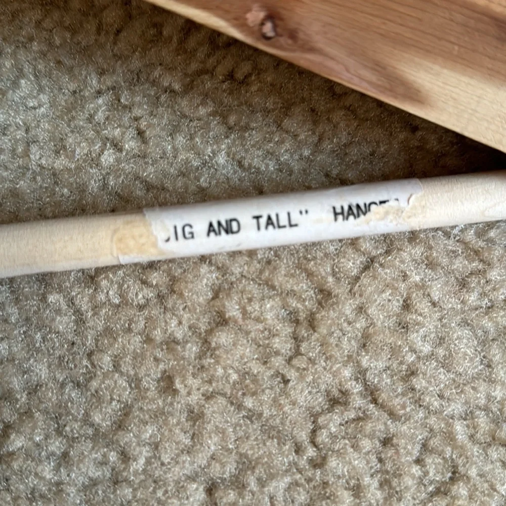 MEN - Big and Tall Wood Suit Hanger